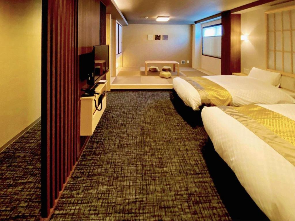 Rinn Station West 3*